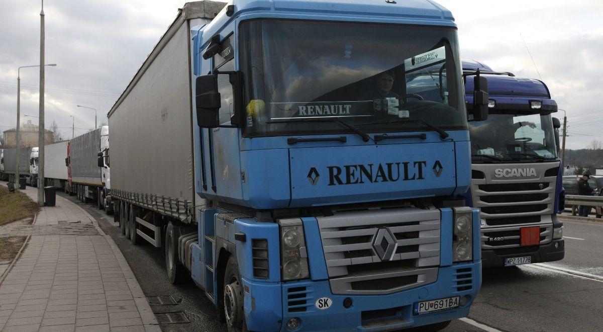 Branża transportowa o wstrzymaniu ruchu towarów na Wschód: to decyzja EU i rządu
