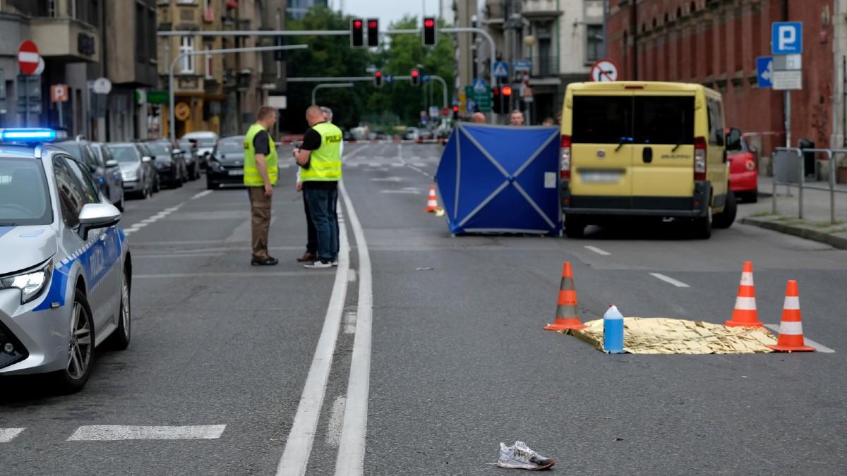 Katowice: 19-latka zginęła pod kołami autobusu miejskiego. Kierowca zatrzymany, bulwersujące okoliczności