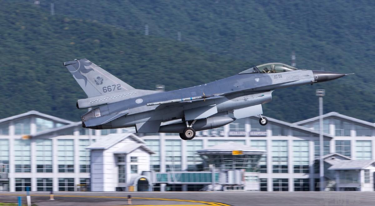 Tajwan: szkoleniowy F-16 zniknął z radarów. Ministerstwo prosi, by nie spekulować