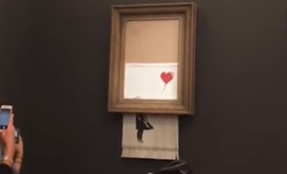 Aukcja jak z koszmaru. "Dziewczynka z balonikiem" Banksy'ego została zmielona