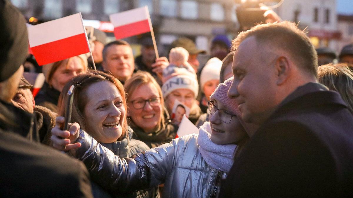 Wybory prezydenckie. Duża przewaga Andrzeja Dudy w I turze