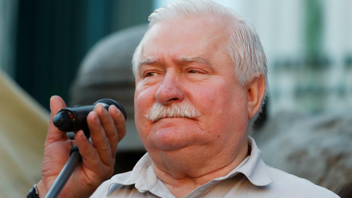 Lech Wałęsa pozywa Krzysztofa Wyszkowskiego i Ryszarda Majdzika