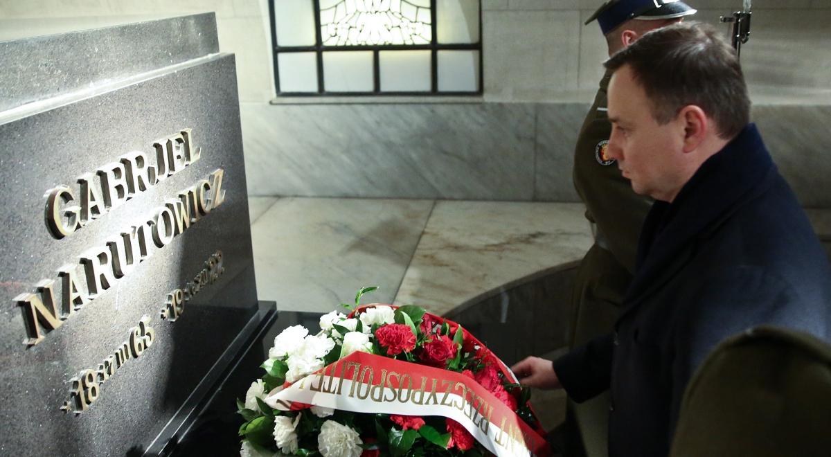 Prezydent Andrzej Duda złożył kwiaty na grobie Gabriela Narutowicza