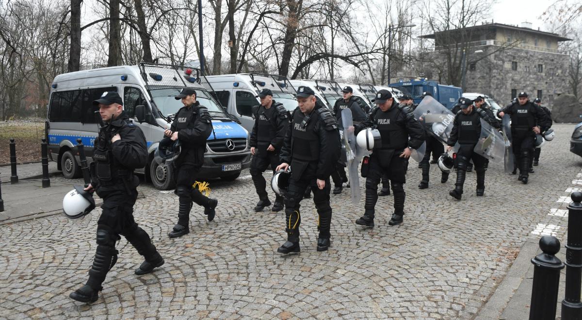 NSZZ Policjantów: funkcjonariusze przed Sejmem działali w granicach prawa