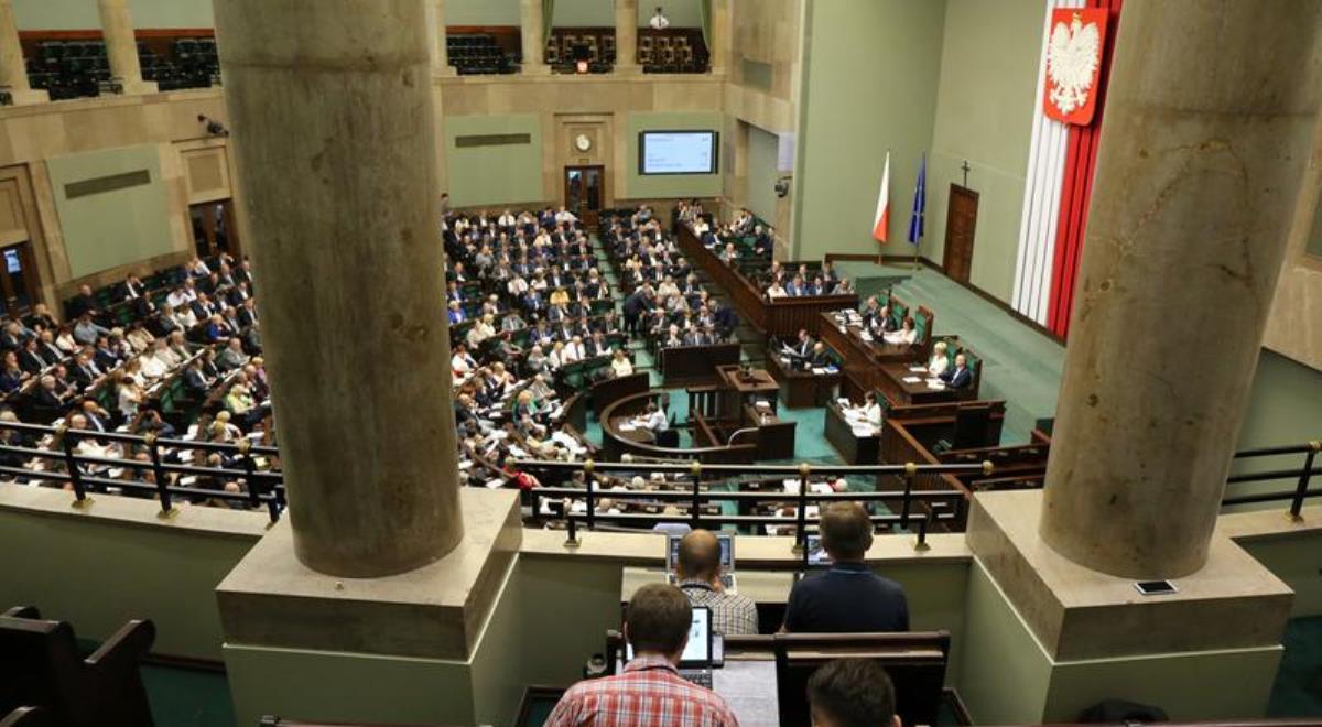 Sejm przerwie obrady do nowej kadencji. Ekspert: zgodne z prawem, nie ze zwyczajem