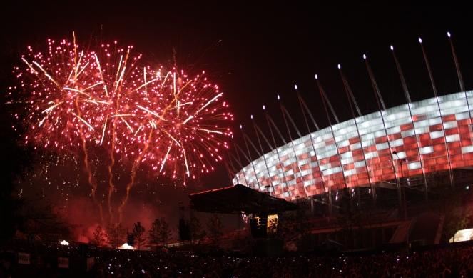 Sylwester przy Stadionie Narodowym w Warszawie. Największy pokaz sztucznych ogni