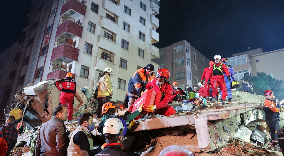 Zawalenie budynku mieszkalnego w Stambule. Wzrosła liczba ofiar śmiertelnych