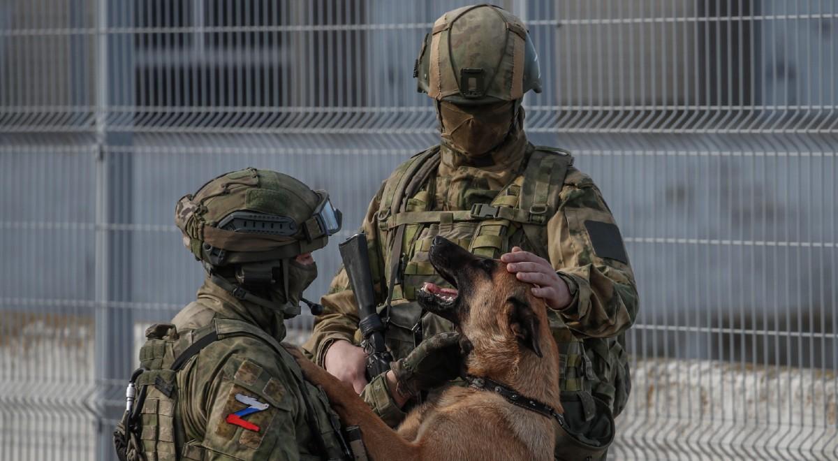 "Coraz więcej żołnierzy odmawia wyjazdu na front". Niezależny analityk o kłopotach Rosji