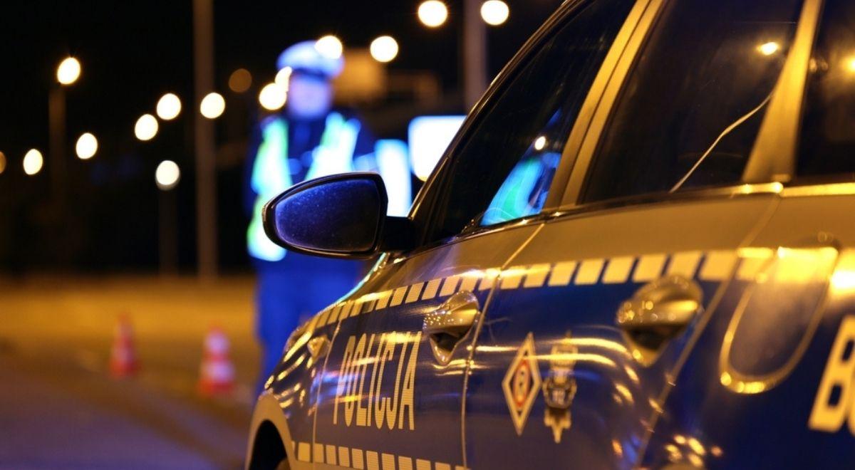 Łódzkie: policja zatrzymała pijanego kierowcę. Okazało się, że był poszukiwany