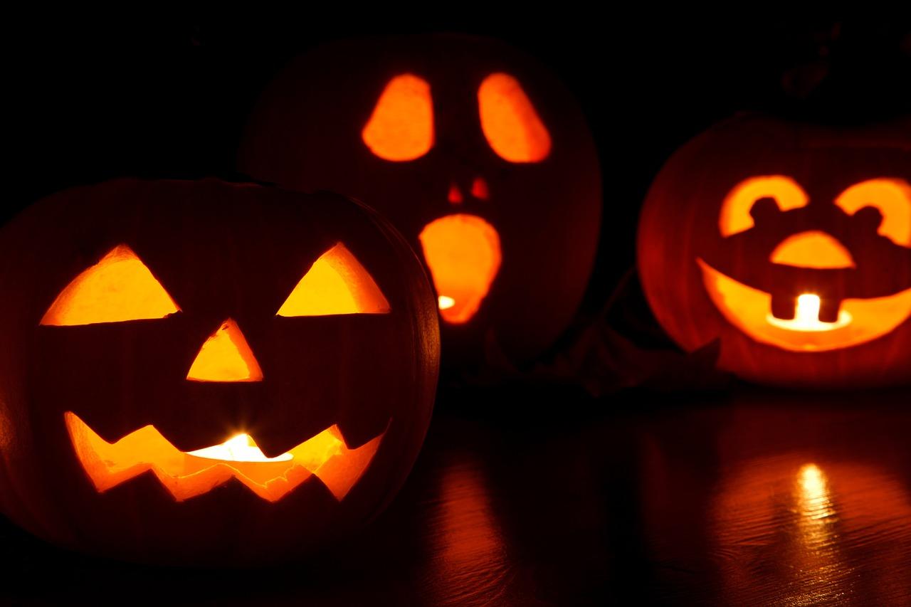 Spada popularność Halloween w Polsce. Licznie obchodzimy Dzień Wszystkich Świętych