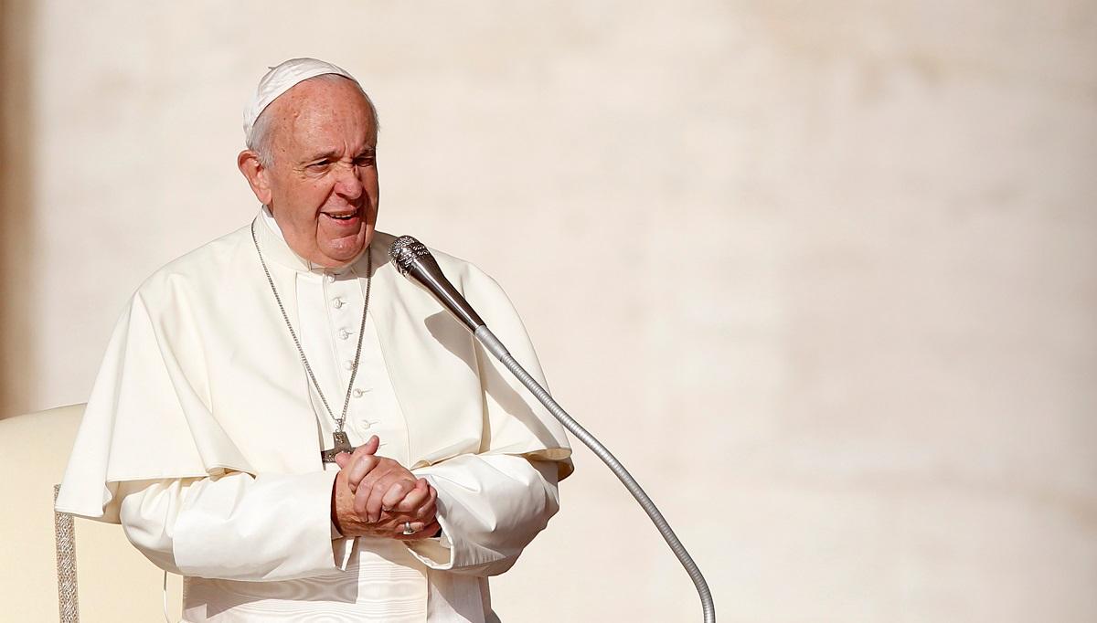 Papież: w roku pandemii i cierpienia szopka i choinka są znakiem nadziei