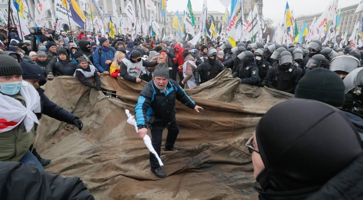 Ukraina: protesty przedsiębiorców przeciwko dalszym obostrzeniom. Doszło do starć z policją 