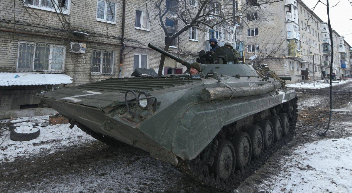 Ukraina: rosyjski czołg zmiażdżył cywilny samochód. Zginęła trzyosobowa rodzina