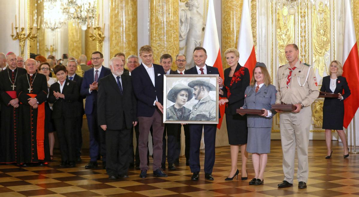 Prezydent odznaczył pośmiertnie Orderem Orła Białego 25 wybitnych Polaków