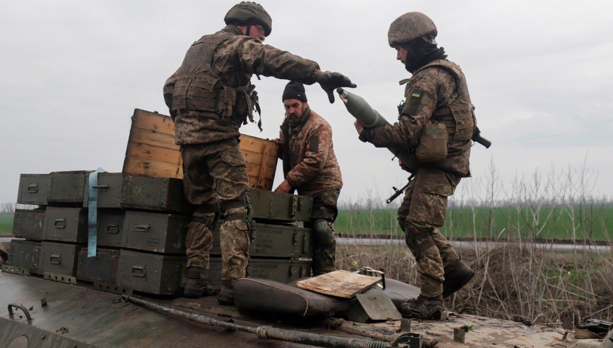 Brytyjski premier zapowiada przekazanie Ukrainie broni artyleryjskiej. "Potrzeba jest teraz jeszcze bardziej pilna"