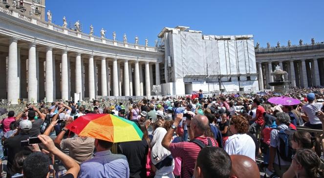 Papież: wiary nie da się pogodzić z przemocą