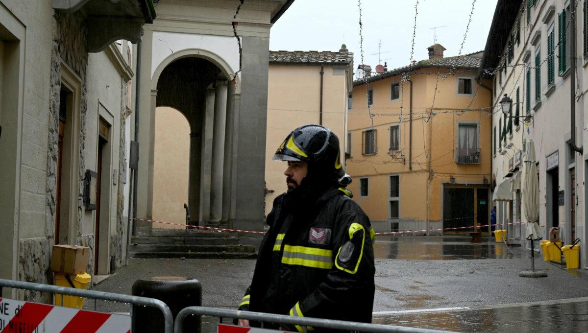 Włochy: do 600 wzrosła liczba ewakuowanych po trzęsieniu ziemi w Toskanii