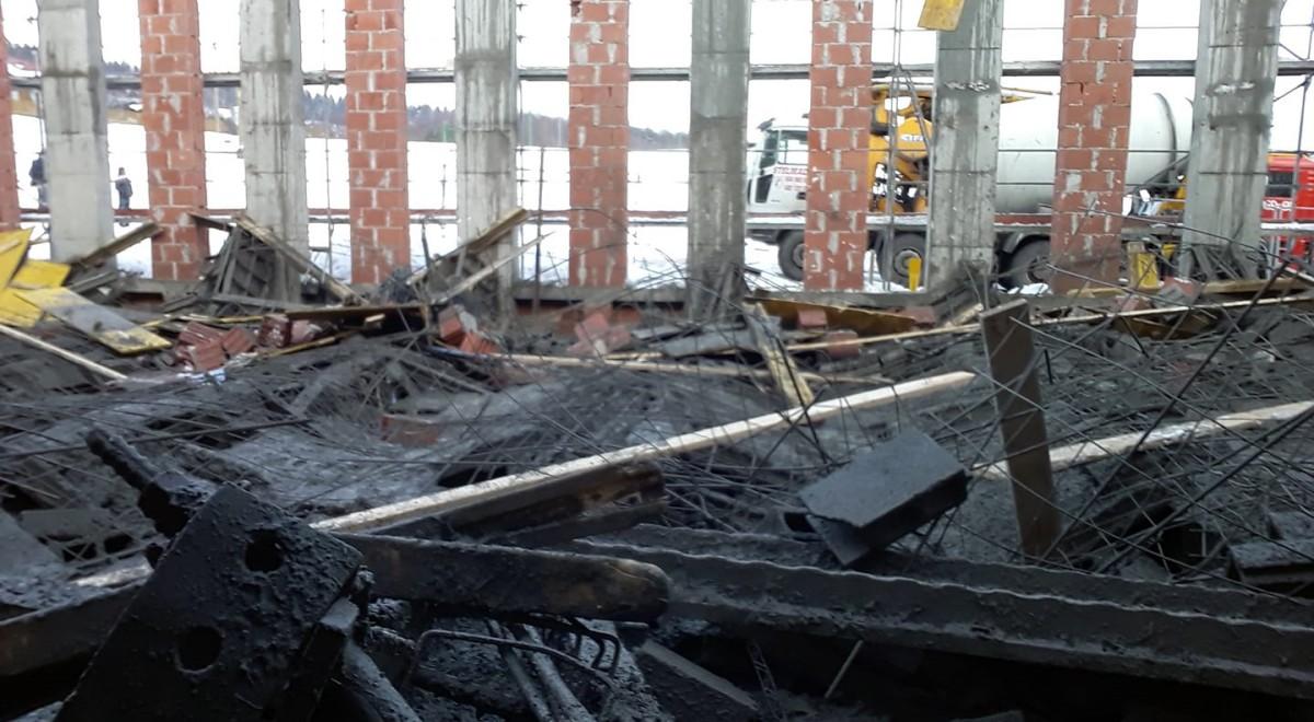 Małopolska: zawalił się dach hali sportowej. 7 osób rannych, w tym 2 ciężko