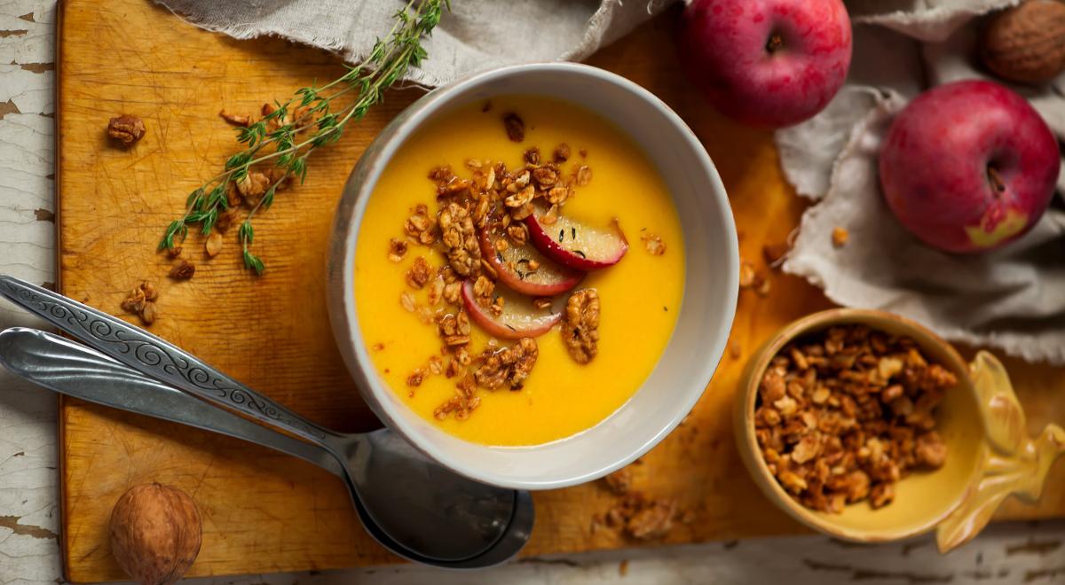 Zima – czas na zupy… owocowo-serowe?