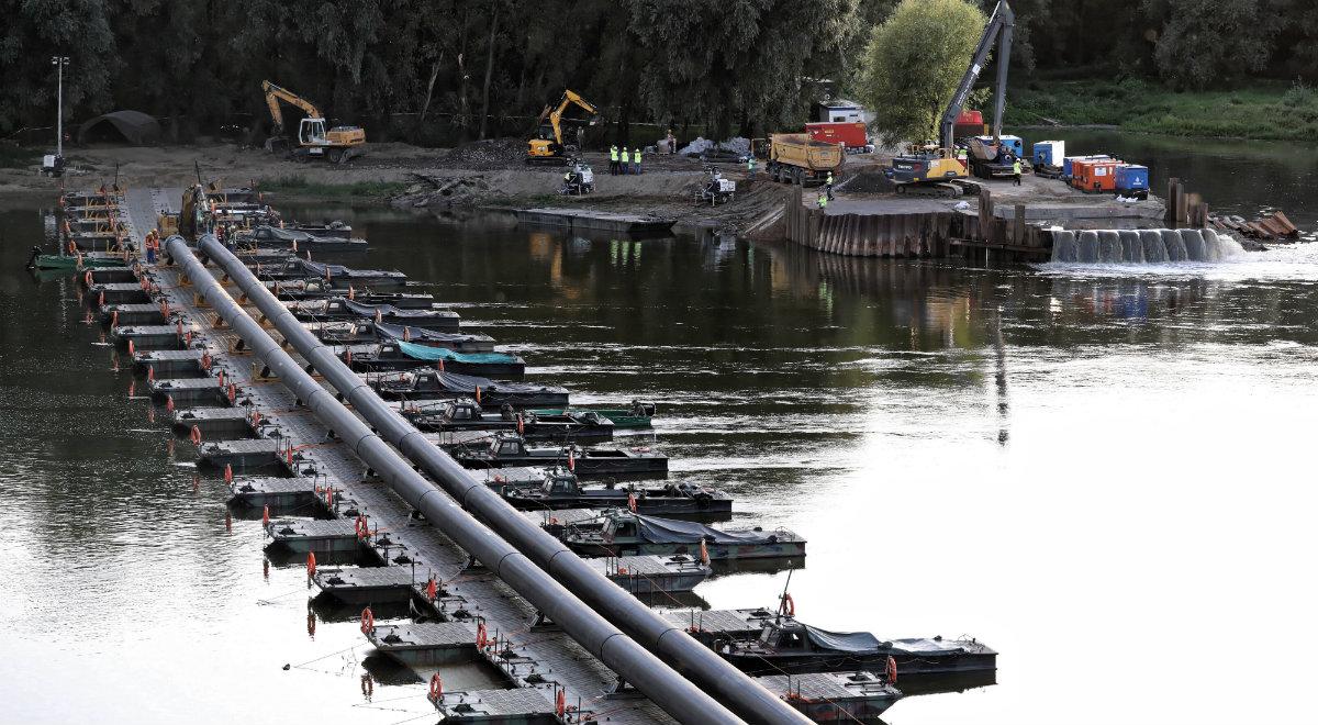 Warszawa: w sobotę po południu rozpoczną się próby ciśnieniowe rurociągu na moście pontonowym