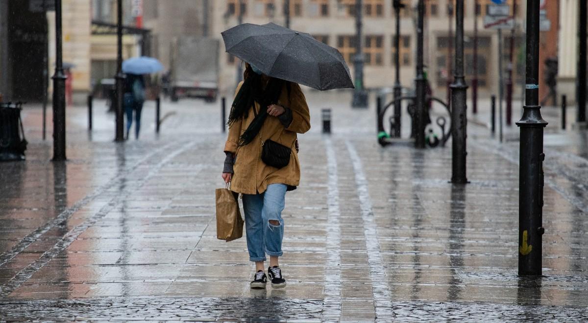 Czeka nas załamanie pogody? IMGW ostrzega przed gwałtownym deszczem, śniegiem i oblodzeniami