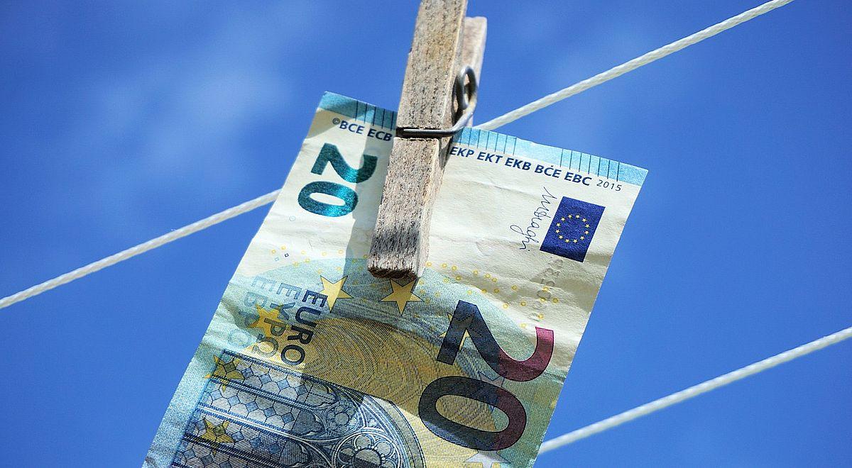 Walka z praniem pieniędzy kluczowa dla stabilności finansowej w Europie. Nowa analiza PIE