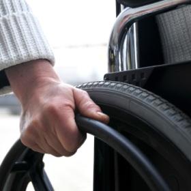 Słupsk: wandale zniszczyli windy dla niepełnosprawnych