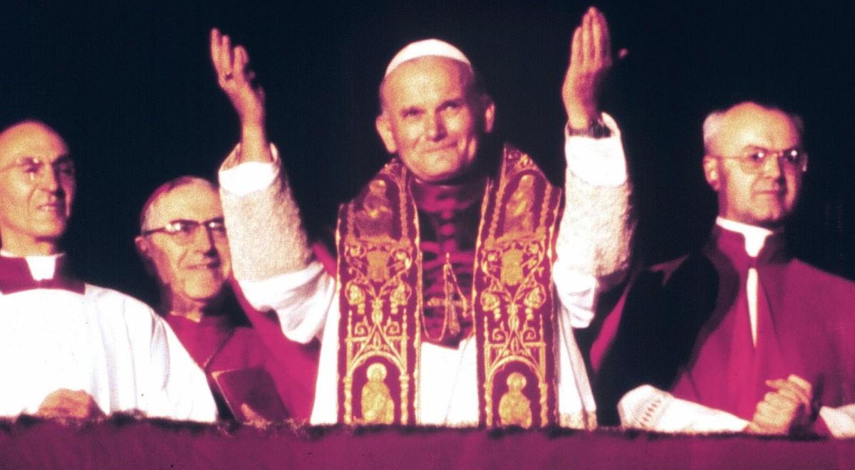 "Wiedział, że ludzie potrzebują mocnego głosu proroka". Dziś 43. rocznica wyboru kard. Karola Wojtyły na papieża