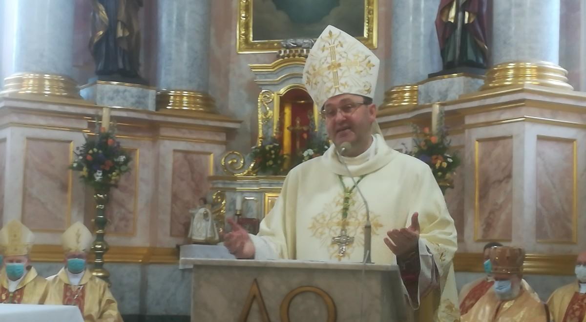 Nowy zwierzchnik Kościoła katolickiego na Białorusi. Uroczystości w archikatedrze w Mińsku