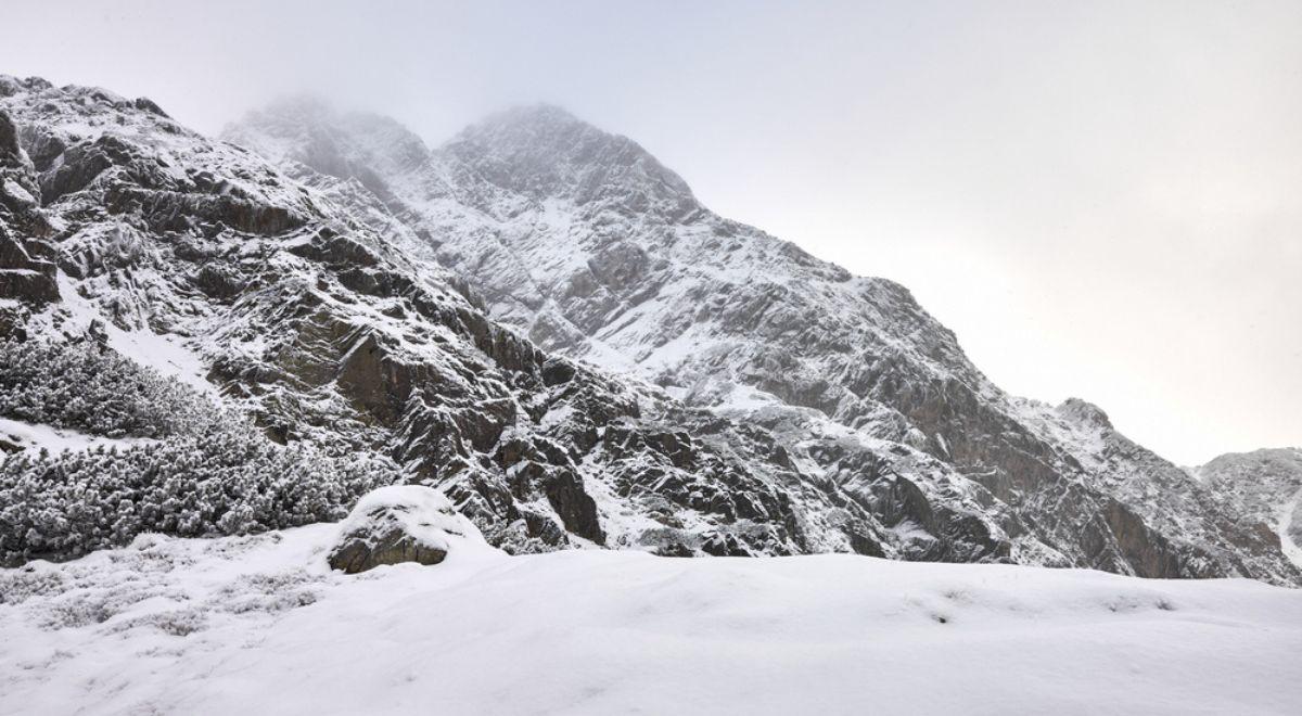 Coraz więcej śniegu w Tatrach. TOPR ogłosił pierwszy stopień zagrożenia lawinowego