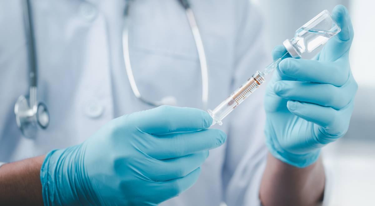 Obowiązek szczepień dla osób szczególnie narażonych na zakażenie? Zespół PAN ze specjalnym wnioskiem