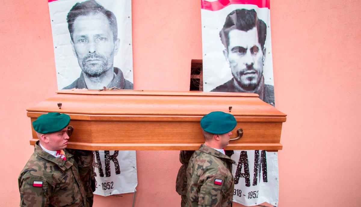 Uroczystości pogrzebowe żołnierzy AK-WiN. "Oddali życie za wolną Polskę"