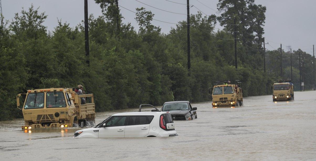Ponad 20 ofiar śmiertelnych powodzi w Teksasie. Godzina policyjna w Houston