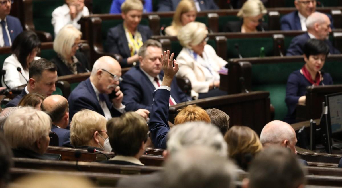 Mrożenie majątków oligarchów i embargo na rosyjski węgiel. Sejm przyjął ustawę sankcyjną