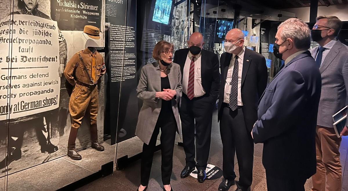 Wizyta Piotra Glińskiego w Waszyngtonie. Wicepremier odwiedził Muzeum Pamięci o Holokauście