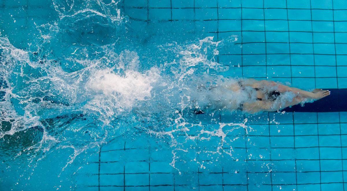 Czy skład wody w basenie może mieć wpływ na wyniki pływaków?