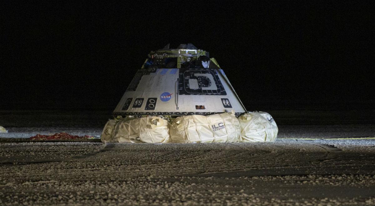 Na ziemię powróciła kapsuła Boeinga. Miała dowieźć prezenty dla astronautów z ISS