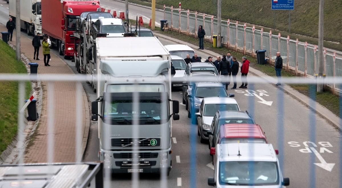 Gigantyczny korek na granicy z Białorusią. Kierowcy muszą czekać ponad dobę