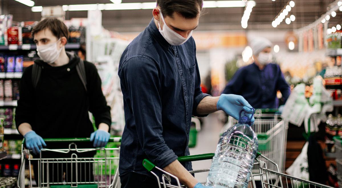 Polacy reagują na znoszenie covidowych obostrzeń – rośnie konsumpcja. Po raz pierwszy od początku pandemii