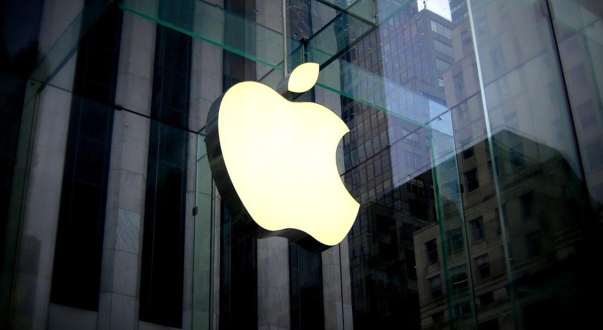 "Nielegalnie przyznana przewaga" dla Apple'a? KE pozywa Irlandię, Dublin się broni