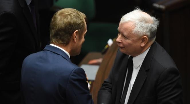 Niecodzienny widok w Sejmie. Kaczyński pogratulował Tuskowi