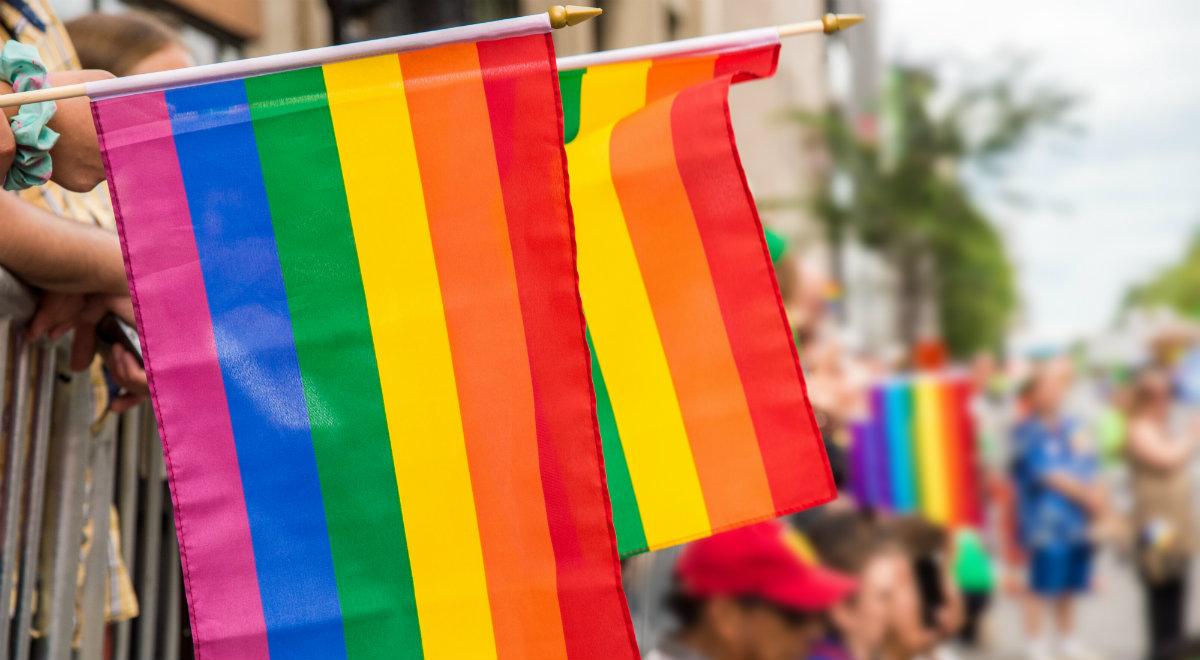 TVP Info: stołeczny ratusz i miliony na organizacje wspierające LGBT