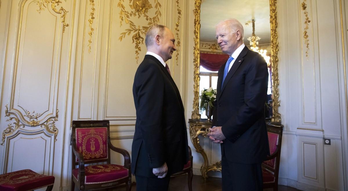 "Biden zdemaskował mroczną cyberwojnę Putina". Komentarze po spotkaniu w Genewie
