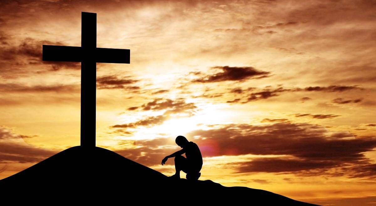 Dziś Wielki Piątek. Bp Kamiński: krzyż i cierpienie Jezusa są w centrum naszych rozważań