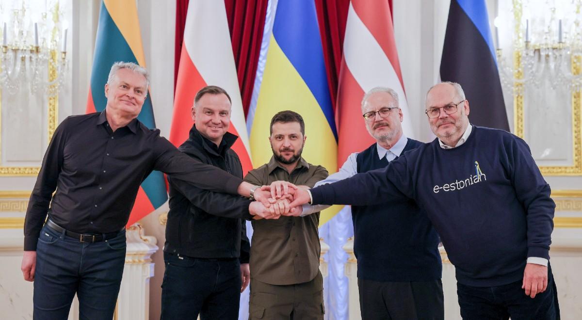 Solidarnościowa wizyta w Kijowie. Prezydenci Polski i krajów bałtyckich spotkali się z Zełenskim