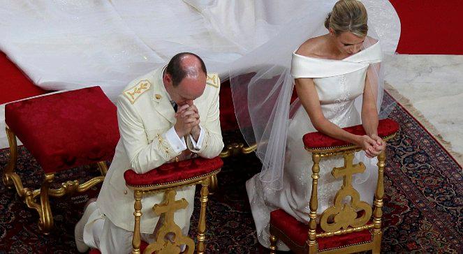 Ślub księcia Monako. Charlene w sukni Armaniego