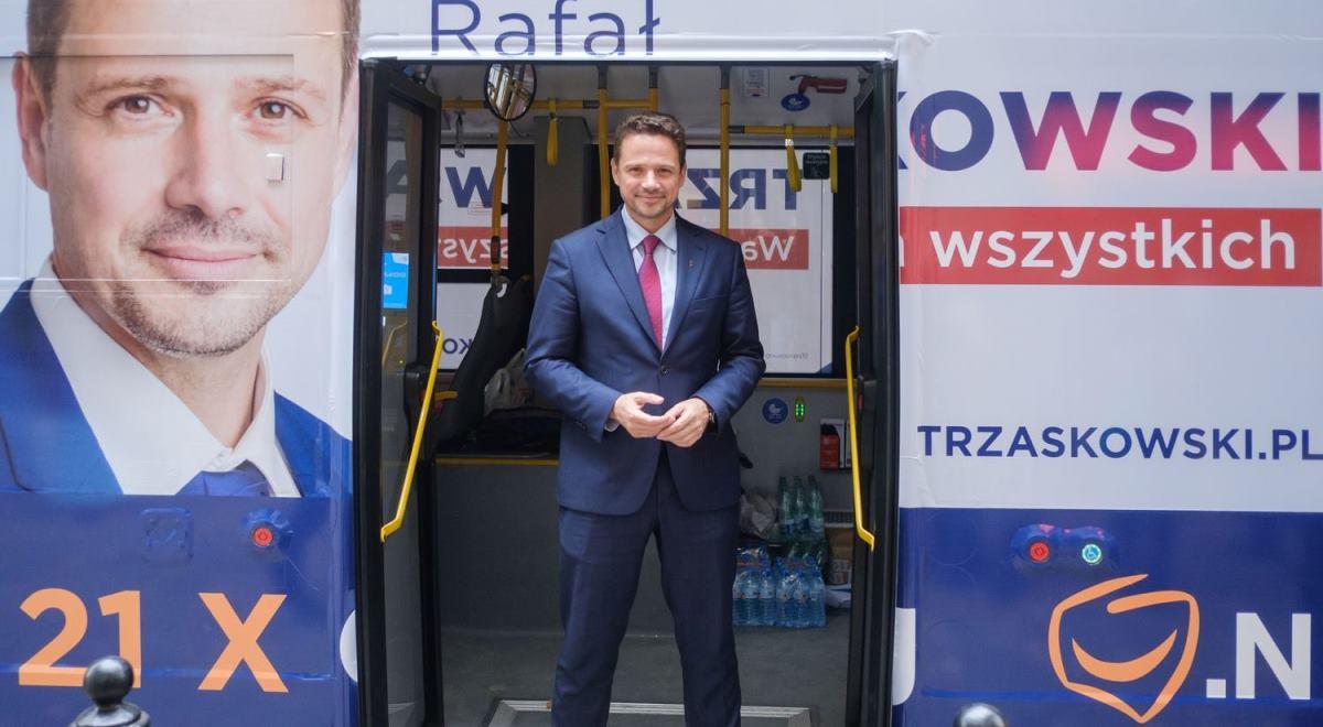 Warszawa: kandydaci PO mogli liczyć na 80 proc. zniżki na reklamę na autobusach przed wyborami