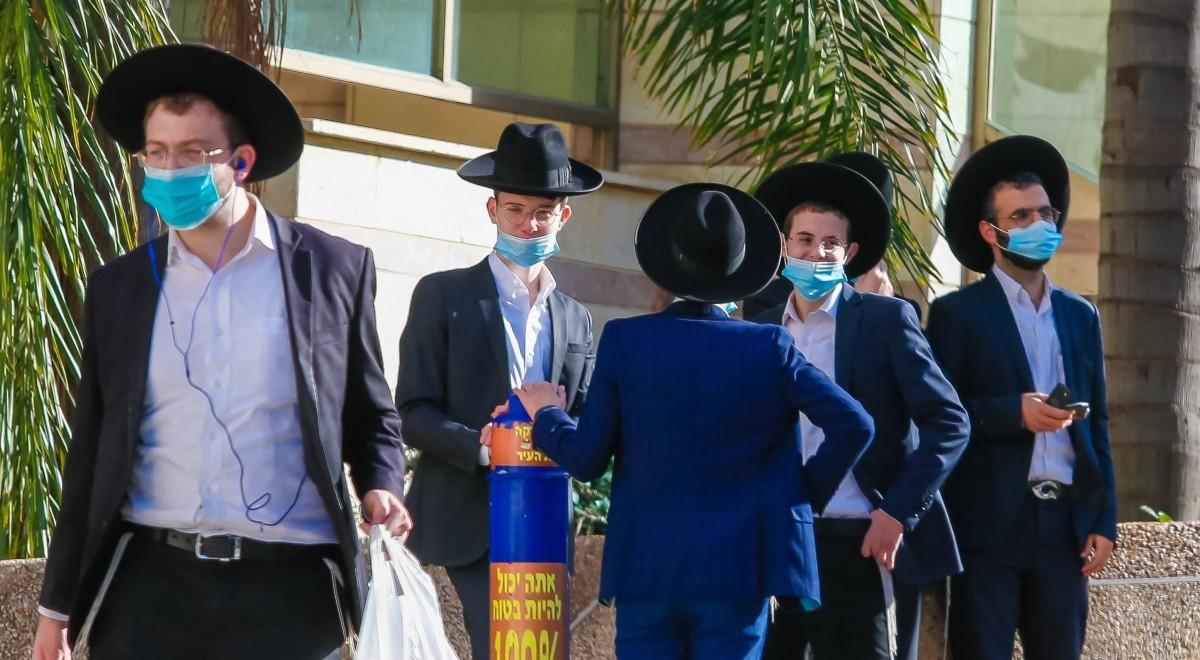 Wariant koronawirusa Delta Plus rozprzestrzenia się w Izraelu. Rząd planuje wrócić do obostrzeń