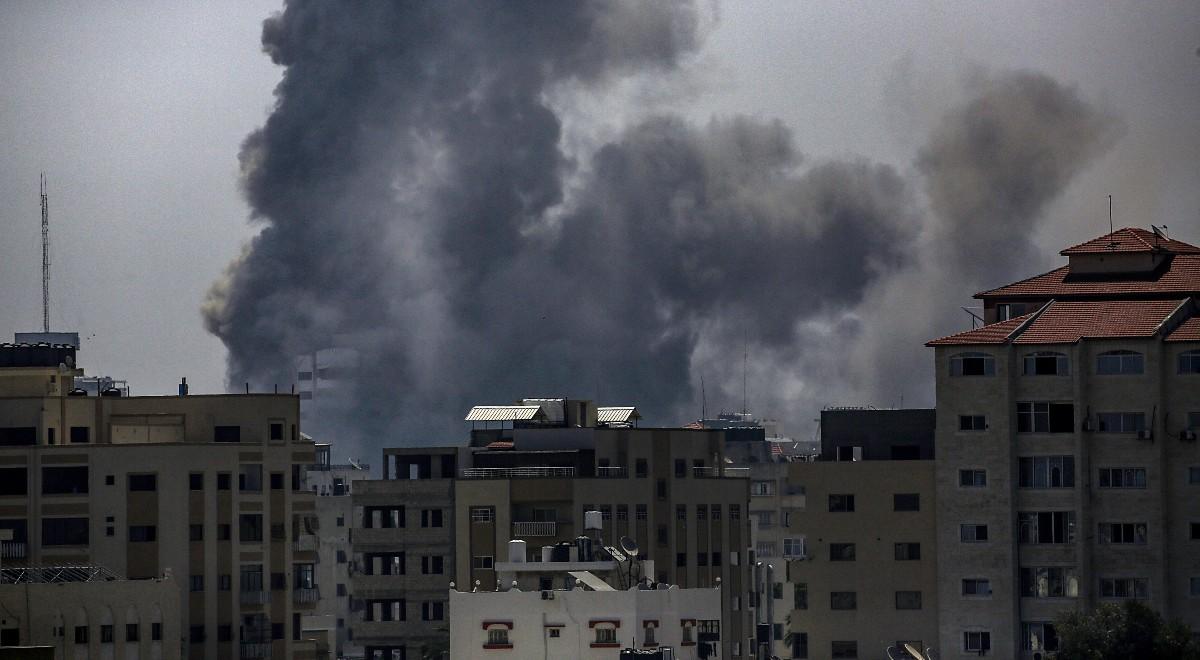 Nikłe szanse na zawieszenie broni w Gazie. Kolejny dzień nalotów i odpalania rakiet