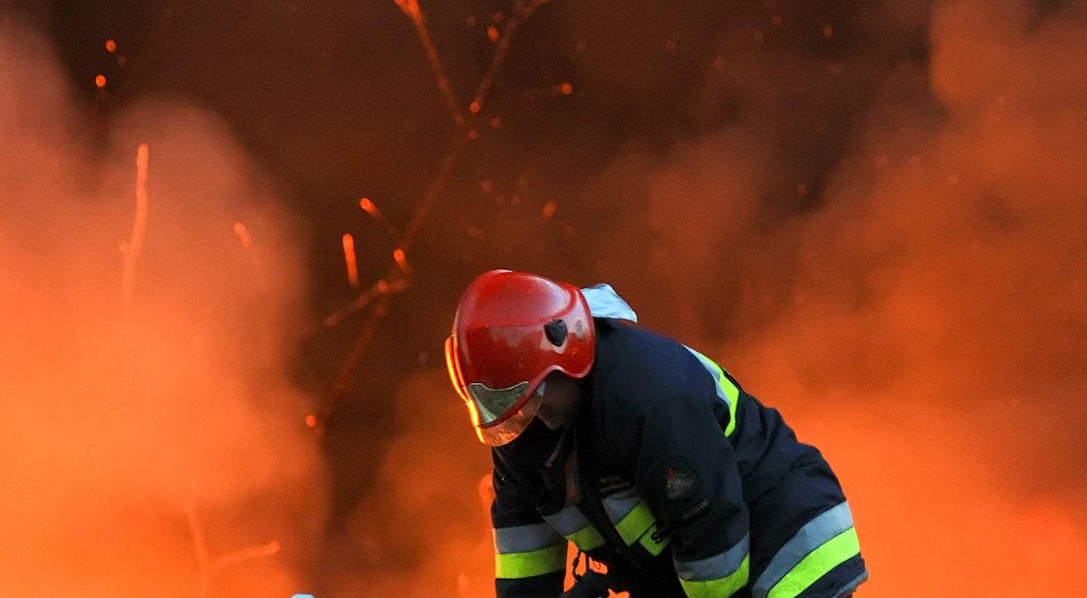 Warszawa: dogaszanie pożaru na ul. Marszałkowskiej. Są ranni